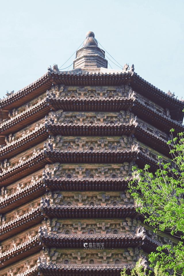 北京慈寿寺塔照片（藏在玲珑公园里的慈寿寺塔）