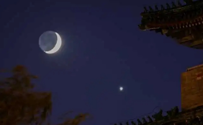 10月10日最美“星月童话”金星合月来了 什么是金星合月