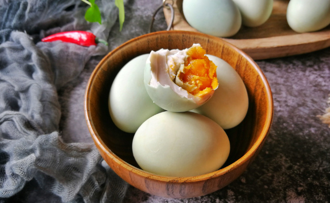 ​鸭蛋怎么腌  鸭蛋腌制能保存多久