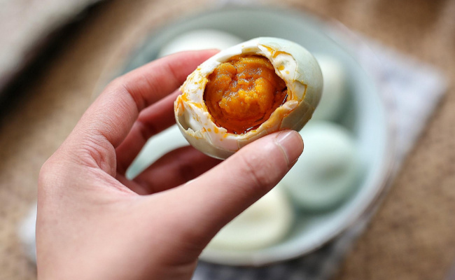 ​鸭蛋怎么腌  鸭蛋腌制能保存多久