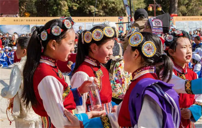 ​纳西族有什么节日 纳西族在云南哪个地方