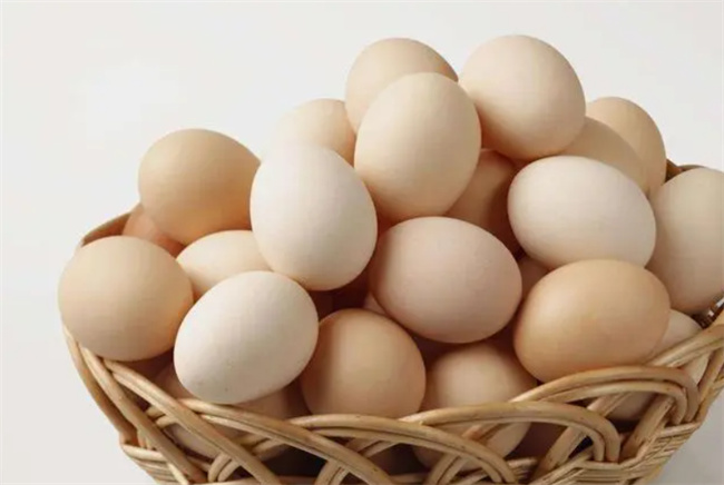 去超市买鸡蛋 如何辨别鸡蛋是否新鲜 这四种鸡蛋记得别选