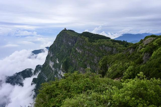 峨眉山不为人知的另一面，该让你知道了（峨眉山不为人知的另一面）