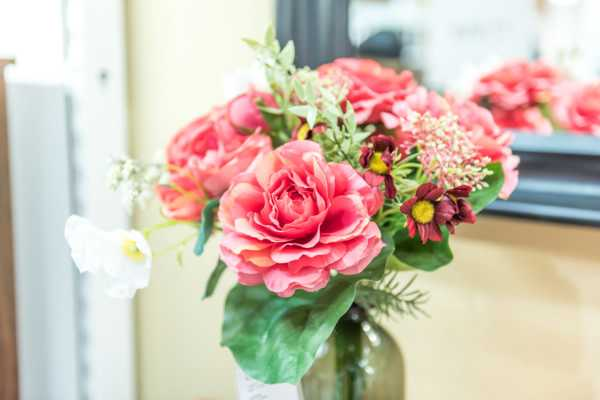 冬季婚庆可以用哪些花（冬天婚礼现场布置的颜色有哪一些）